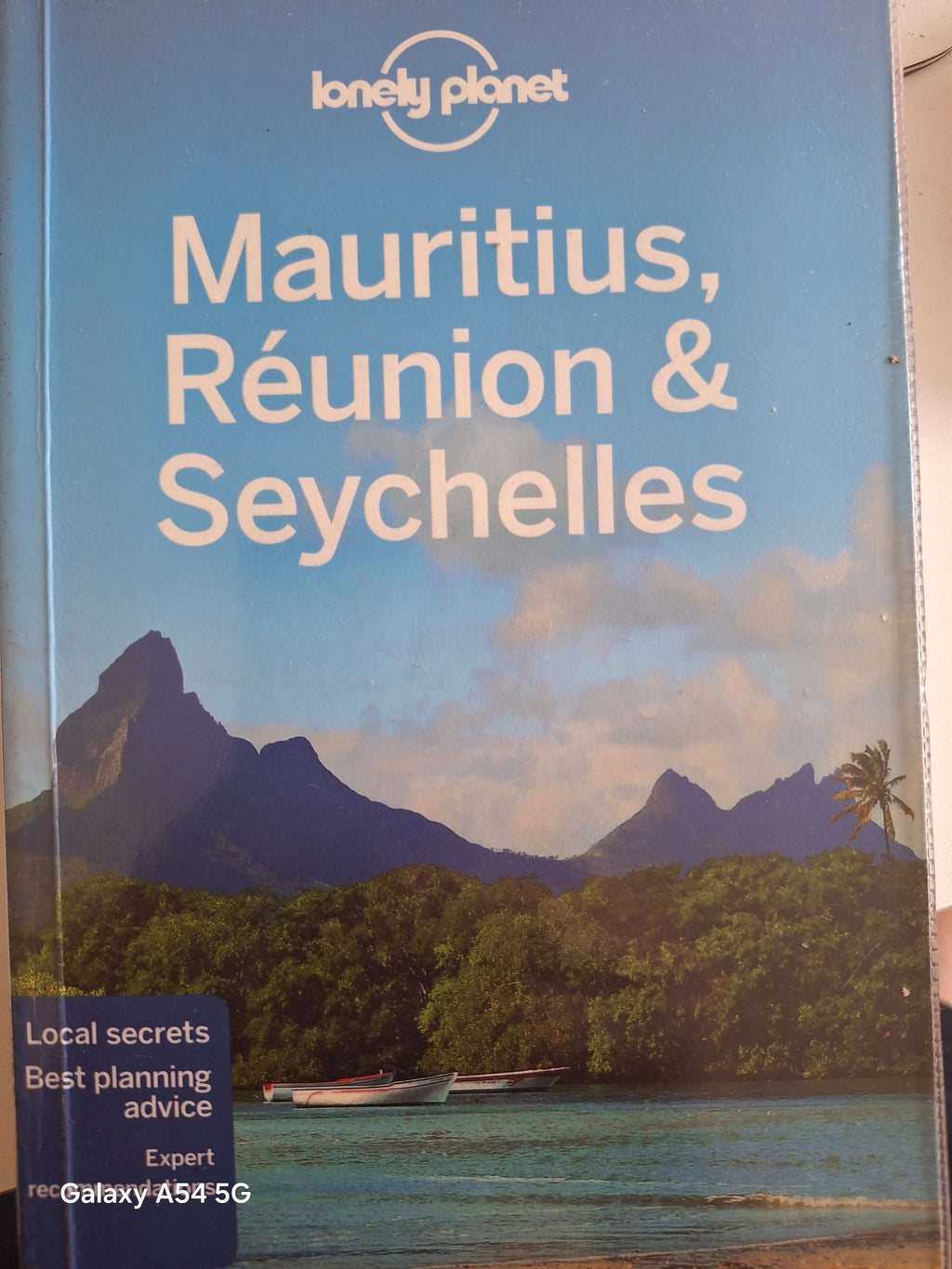 Lonely Planet Mauritius, Réunion & Seychelles Guidebook for travellers seeking a cheap guidebook for Mauritius and Seychelles