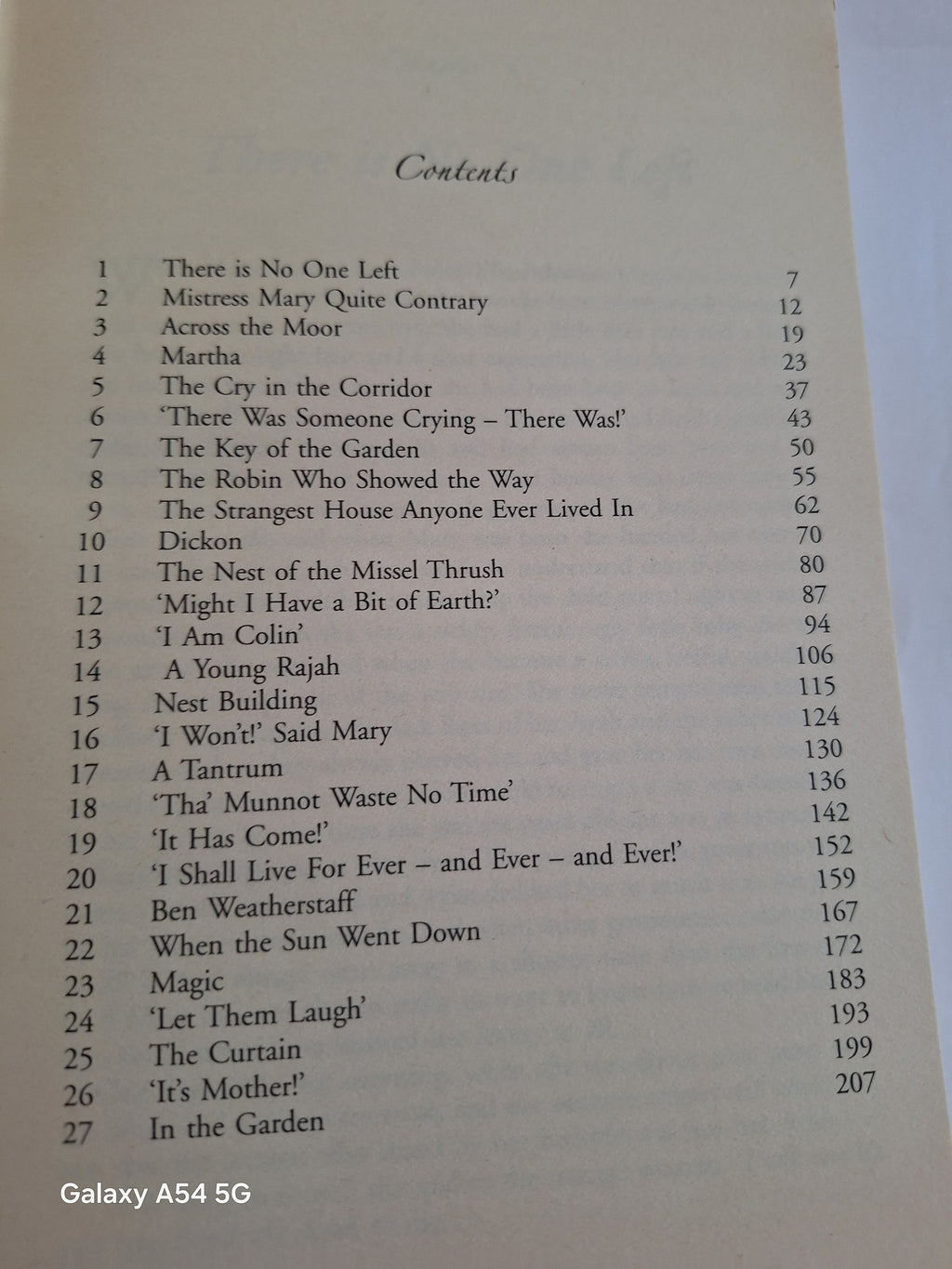 Contents page of The Secret Garden used book detailing chapters and page numbers
